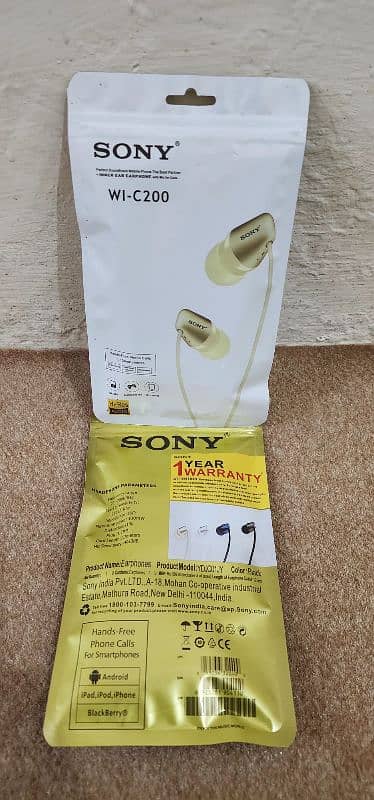 Sony WI-C200 Wireless In-ear Headphones 5