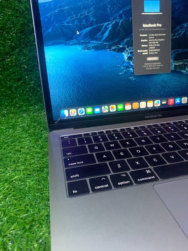 macbook 2017 pro lush condition 2