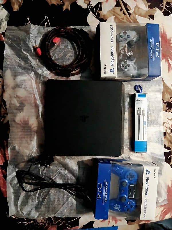 PS4 FOR SALE WITH 2 CONTROLLERS 0