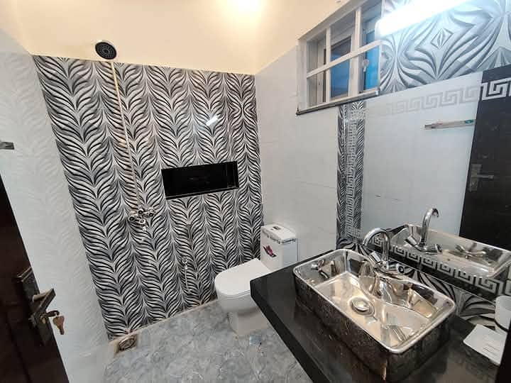 Bahria orchard Lahore rent option available 3