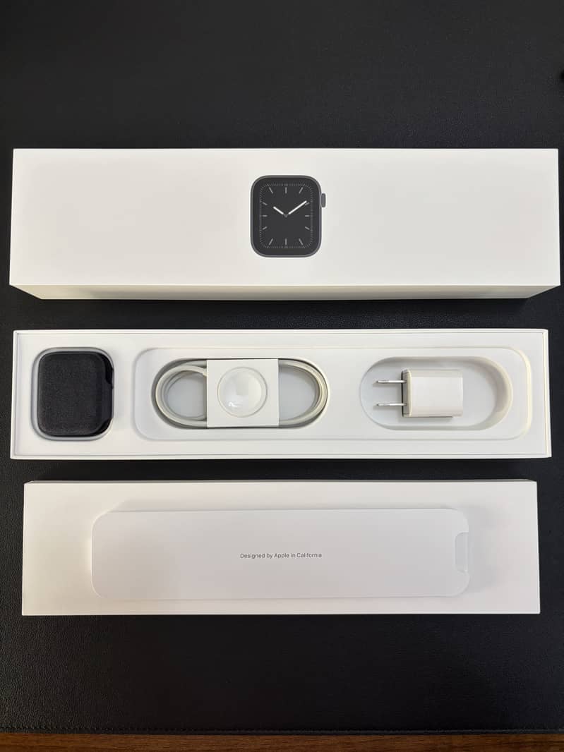 Apple Watch Series 5 44mm Space Grey 2