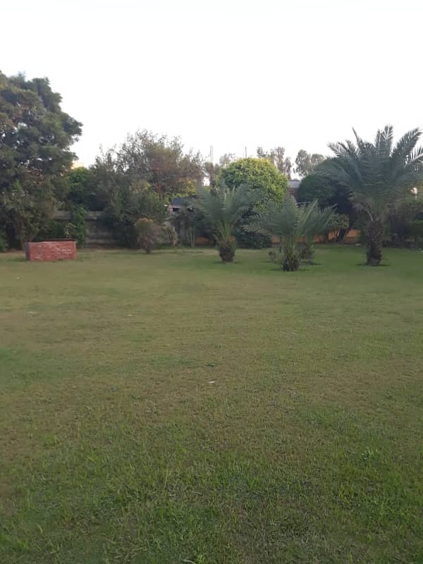 3 ACRE DEVELOPED CORNER FARM HOUSE BAILYPUR,PARALLEL TO SMALL BUSINESS CORPURATION SUNDAR ROAD LAHORE. 5