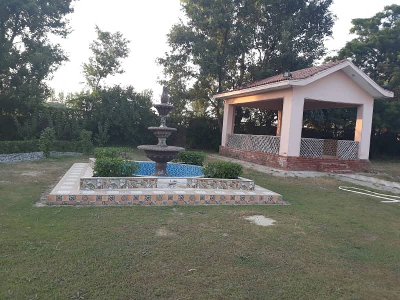 3 ACRE DEVELOPED CORNER FARM HOUSE BAILYPUR,PARALLEL TO SMALL BUSINESS CORPURATION SUNDAR ROAD LAHORE. 8