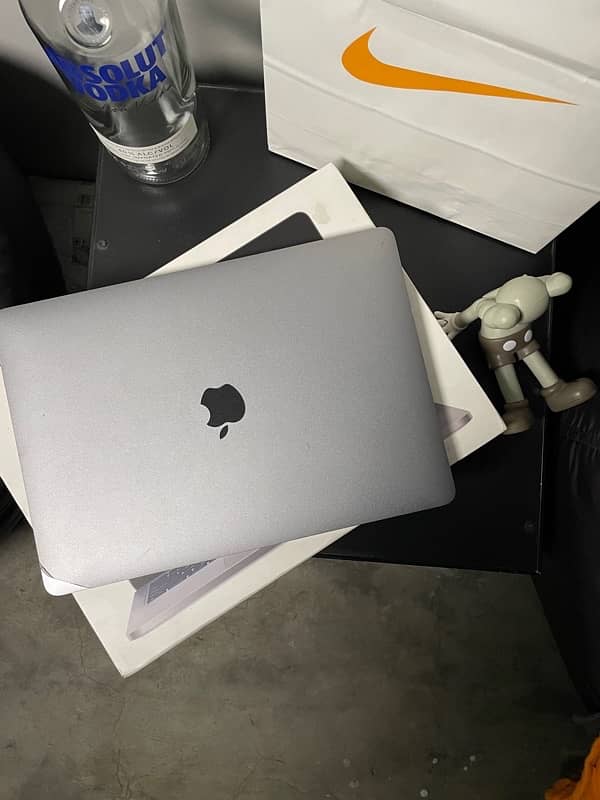 Macbook Pro M1 2020 | 8GB RAM | 256GB SSD 0