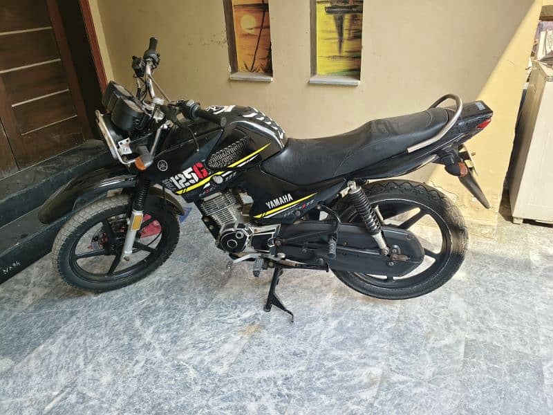 Yamaha YBrG.  Yamaha YBRG Black.        Yamaha YBRG 125G 1