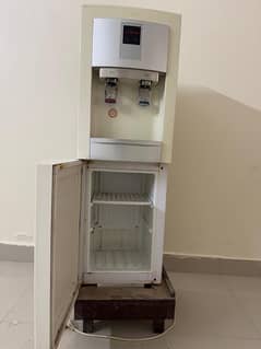 water dispensor water cooler   - used but in good condition