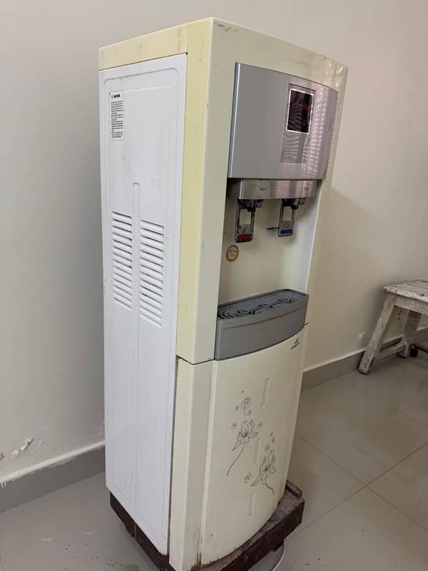 water dispenser - used but in good condition 3