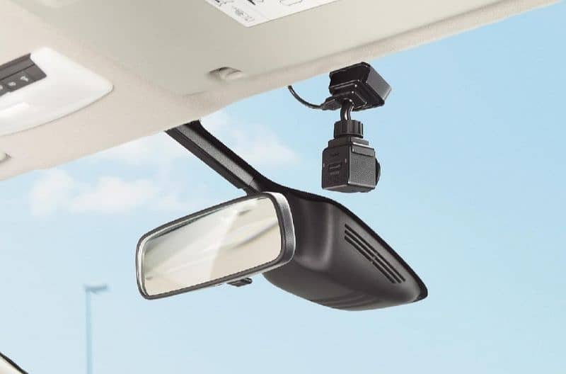 Front Dash Cam/ WiFi Camera/ Bluetooth and SD card supported. 4