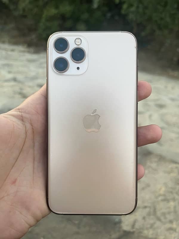 iphone 11 Pro golden 1