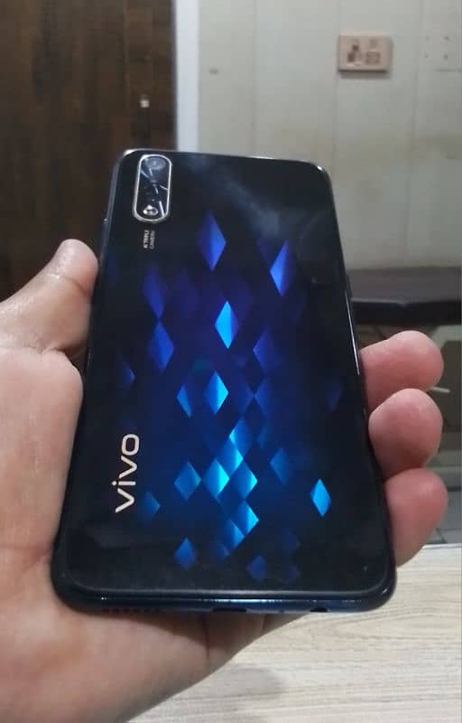 VIVO S1 4GB 128GB 9