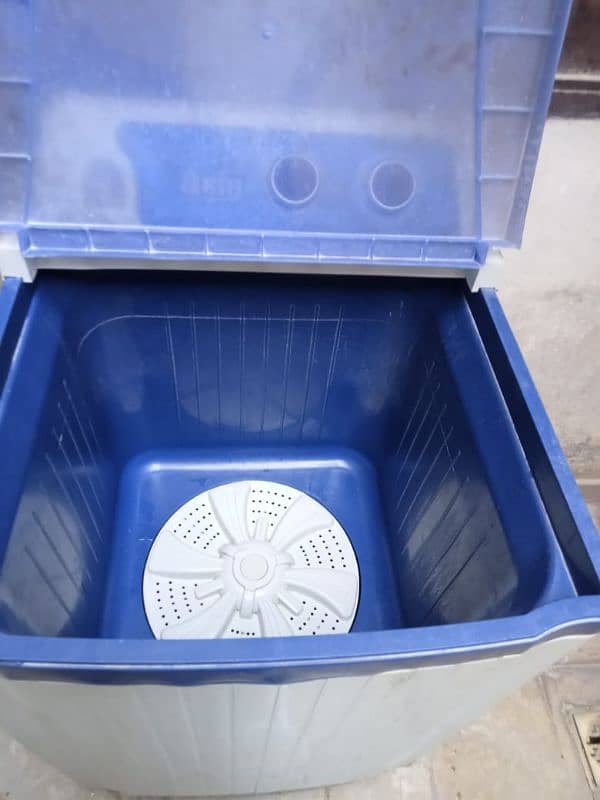 washin machine in lush condition for sale 2