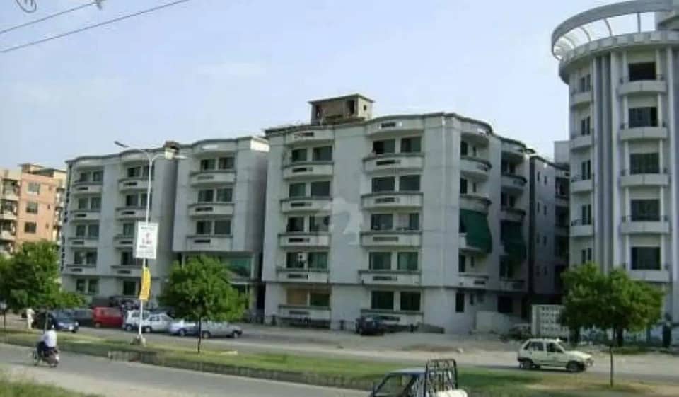 3 bed apartment for sale front view in F-11 islamabad Markaz 0