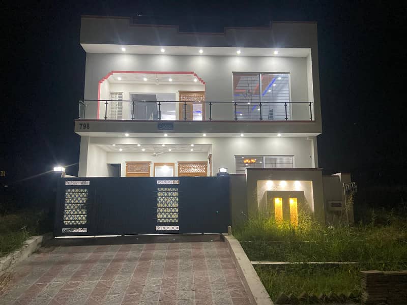 8 Marla House For Sale In Mumtaz City 0