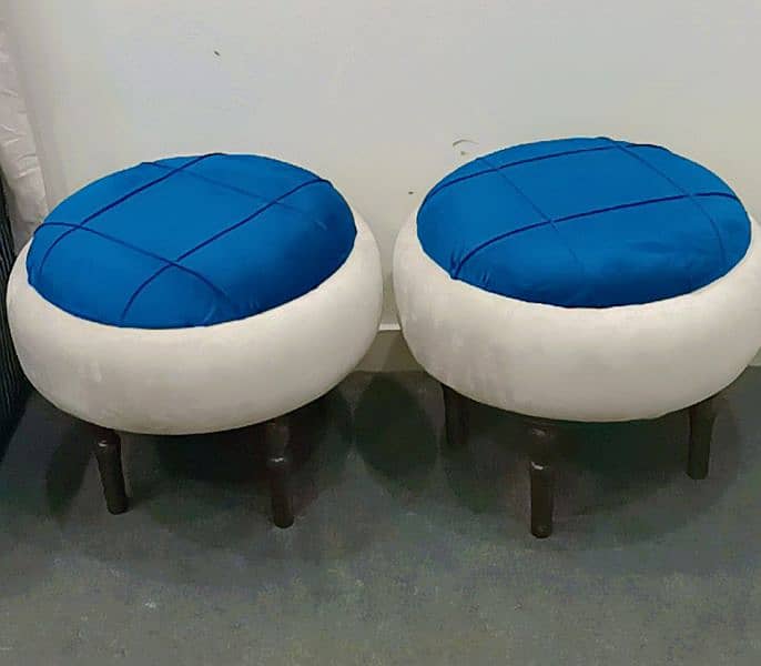 Unique Handmade tyres Round Puffy Sofa Seats. . 3