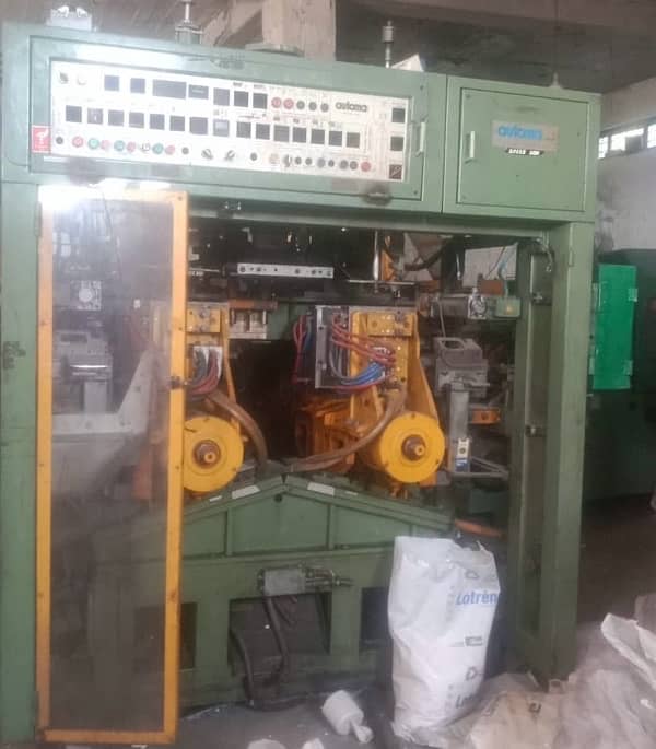 2 Cavity Pin Blow Molding Machine 3