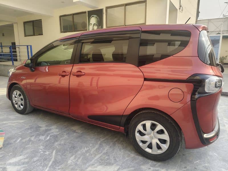 Toyota Sienta 2017 4