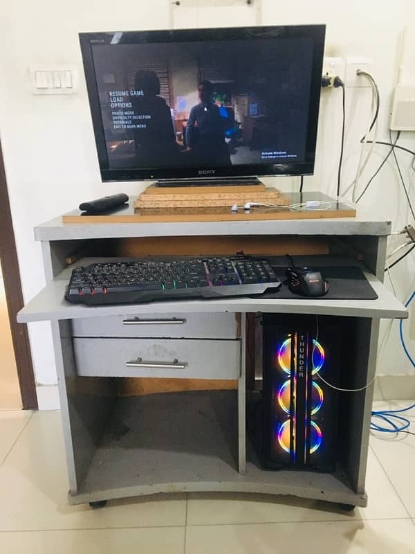 Computer table with movable keyboard mouse space 0