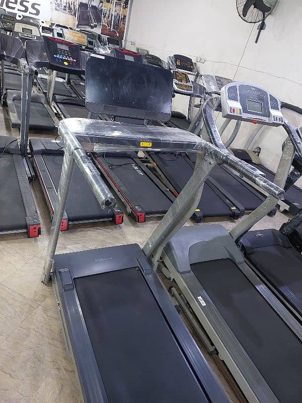 Treadmills / Running Machine / Elleptical  / Spinning bike / Homegym 8