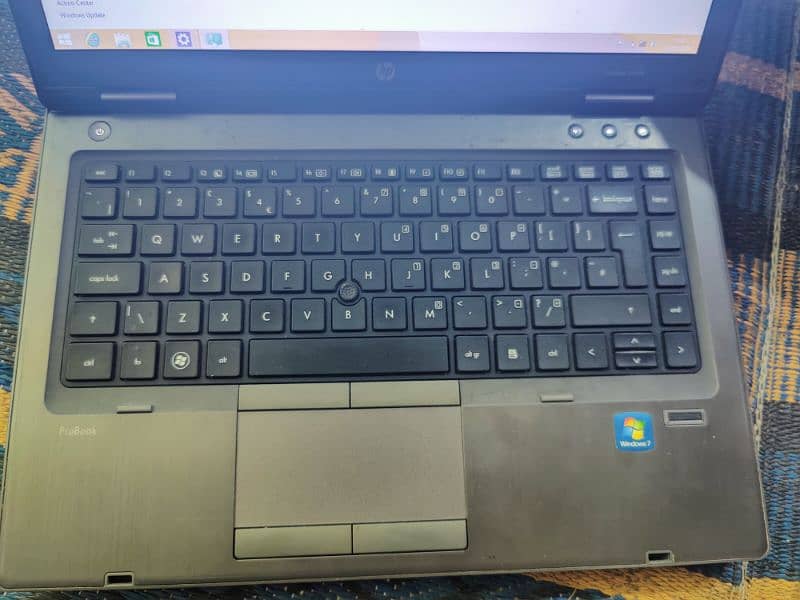 "LAPTOP FOR SELL IN EXCELLENT CONDITION" 1