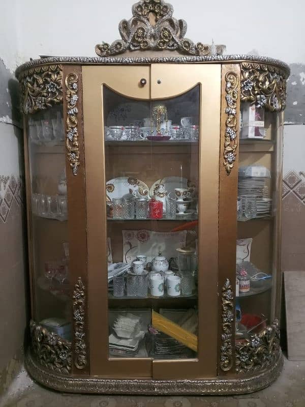 Showcase for sale home used urgent 0