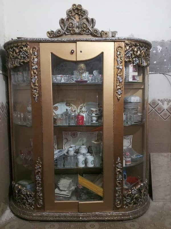 Showcase for sale home used urgent 1