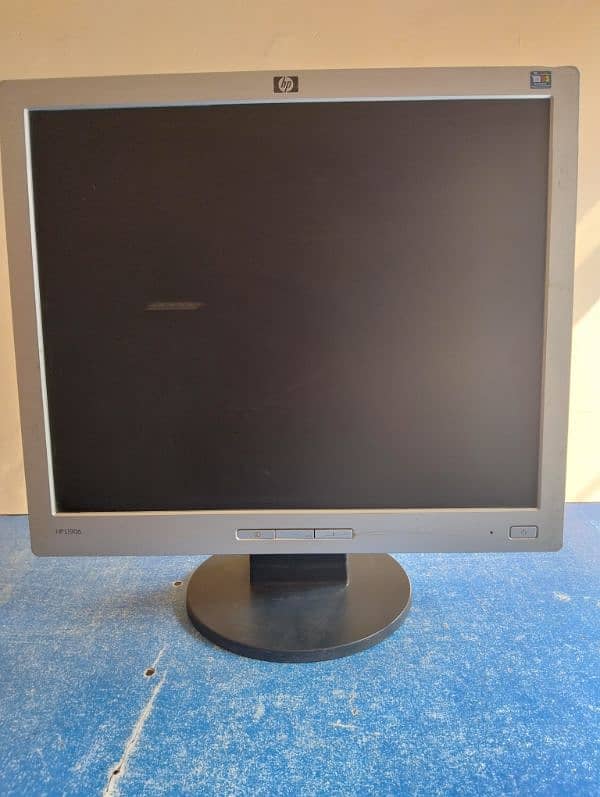 hp 19" lcd 0