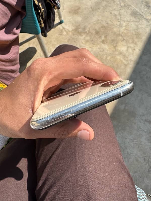 Iphone XS max Golden Color pta approved 3