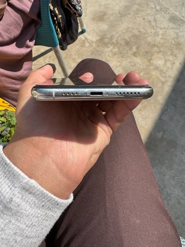 Iphone XS max Golden Color pta approved 6