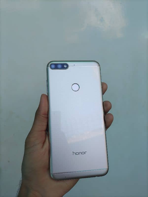 Huawei Honor 7c For Sale In Lush Condition. 0