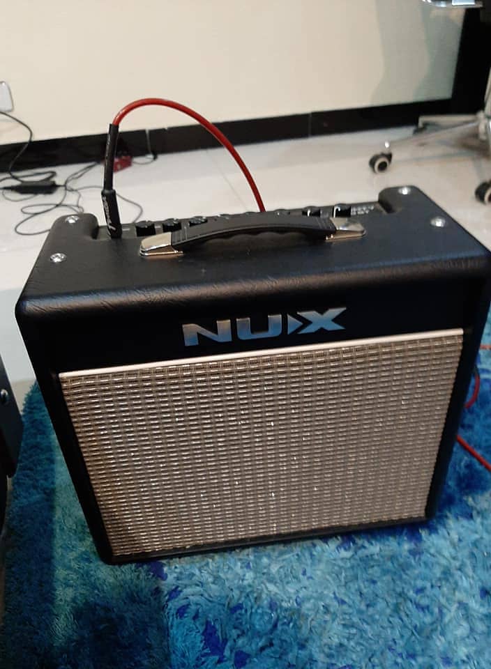 Nux Amplifer Brand new Best for electric and semi guitar 5