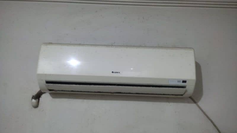 1 ton Gree Non Invertor AC for sale 1