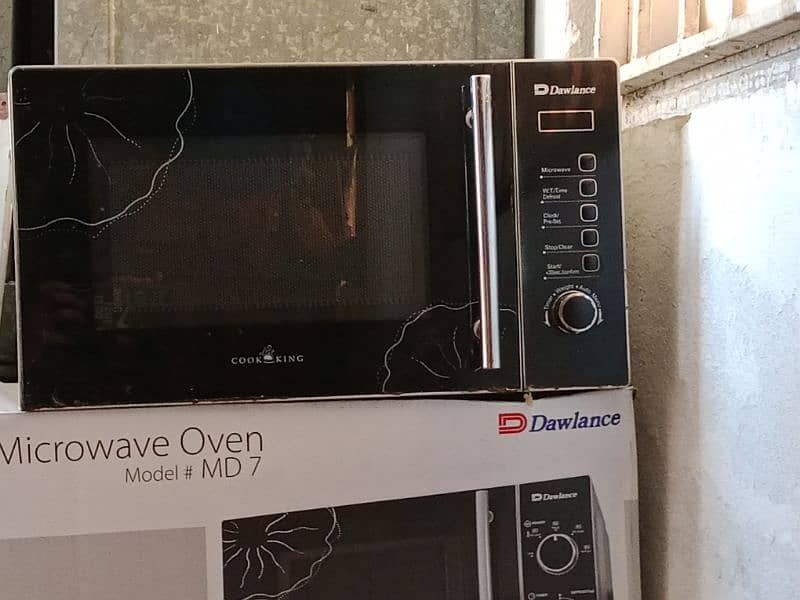 microwave used Dawlance working condition 0