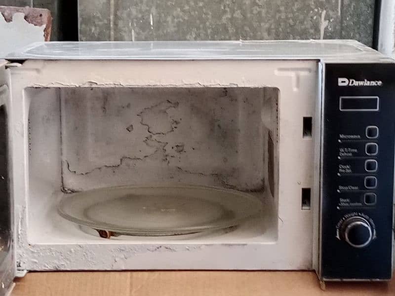 microwave used Dawlance working condition 4