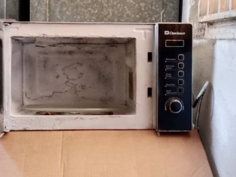 microwave used Dawlance working condition 5