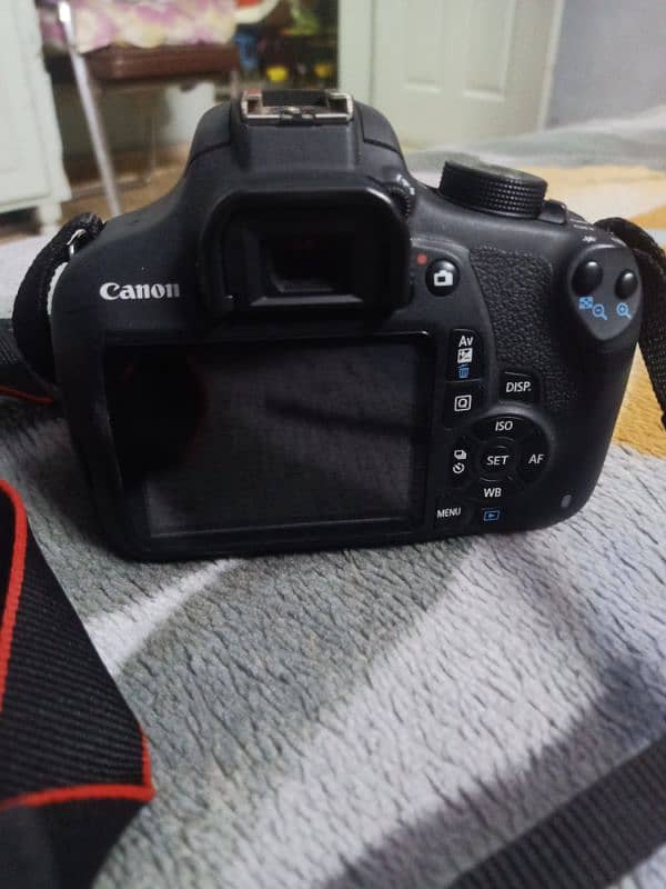 DSLR camera 4