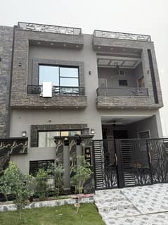 Near to Park 5 Marla House In Park View City - Jade Extension Block Best Option