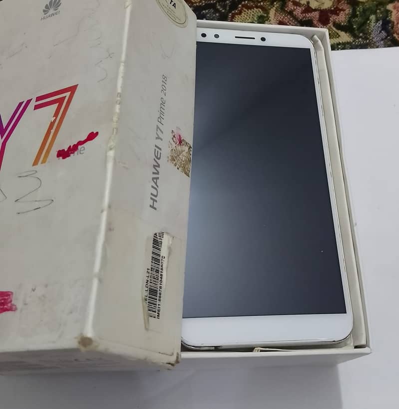 Huawei y7 prime 2018 3gb , 32gb 8.5/10 with BOX 0