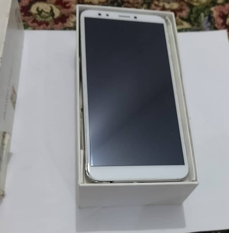 Huawei y7 prime 2018 3gb , 32gb 8.5/10 with BOX 1