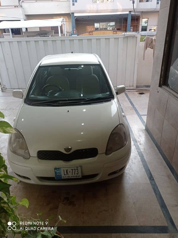 Toyota Vitz 2005 Pearl White 11