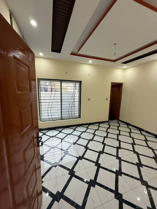 Get An Attractive Prime Location House In Lahore Under Rs. 18000000 15