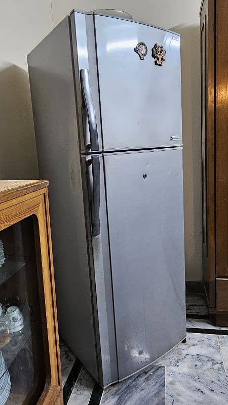 sharp fridge 0