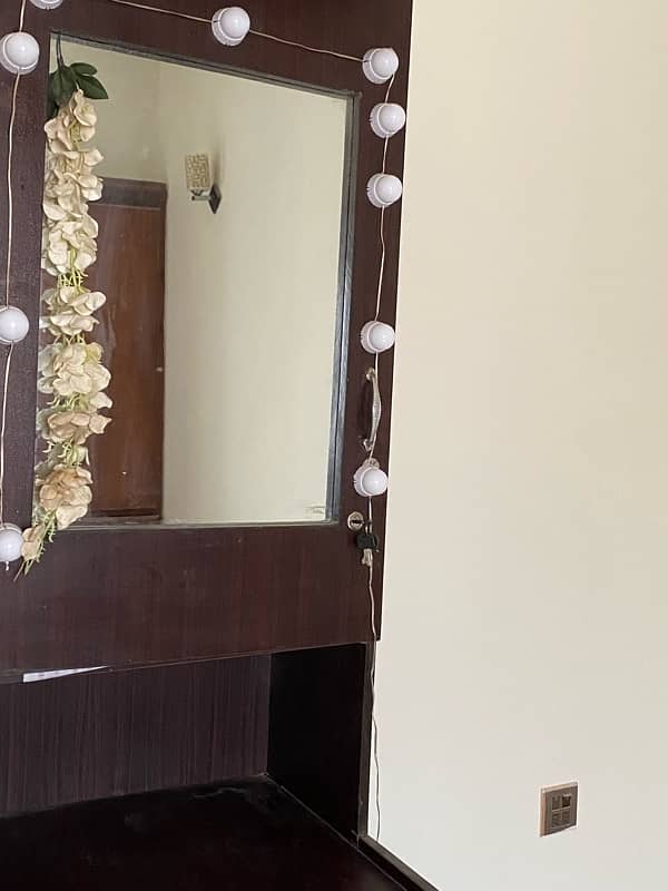 3 door cupboard with mirror and vanity lights for sale 0