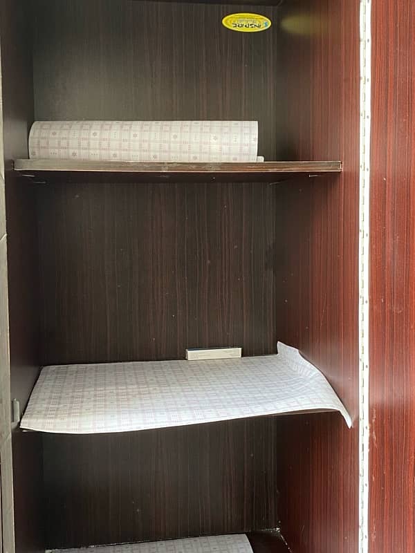 3 door cupboard with mirror and vanity lights for sale 5