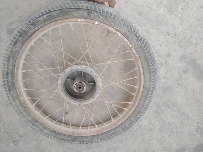 Front CD 70 Bike Tyre With Wheel 2015 1