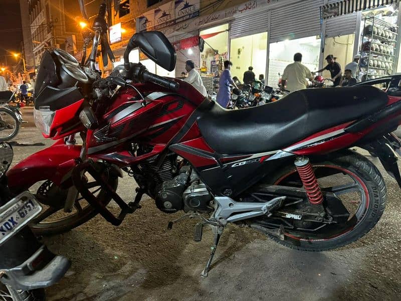 2019/2020 CB 150F with golden number for sale Genuine Condition 1