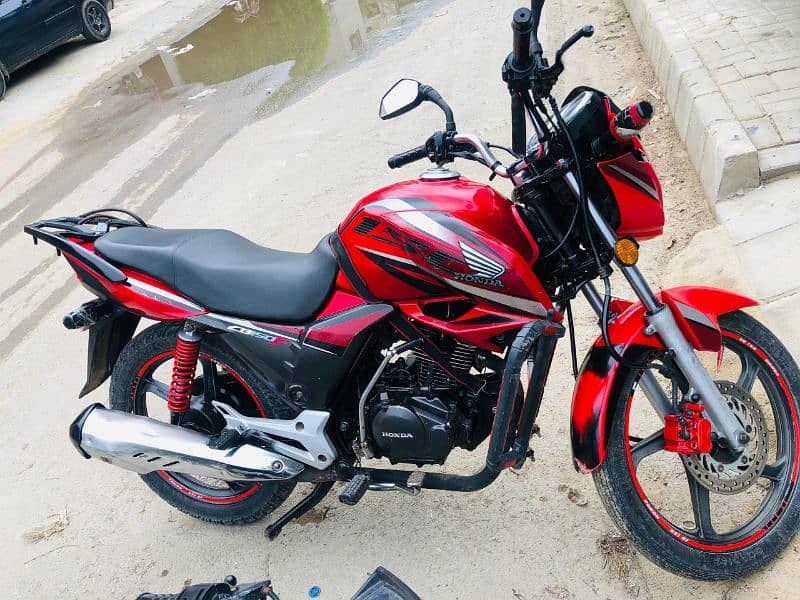 2019/2020 CB 150F with golden number for sale Genuine Condition 2