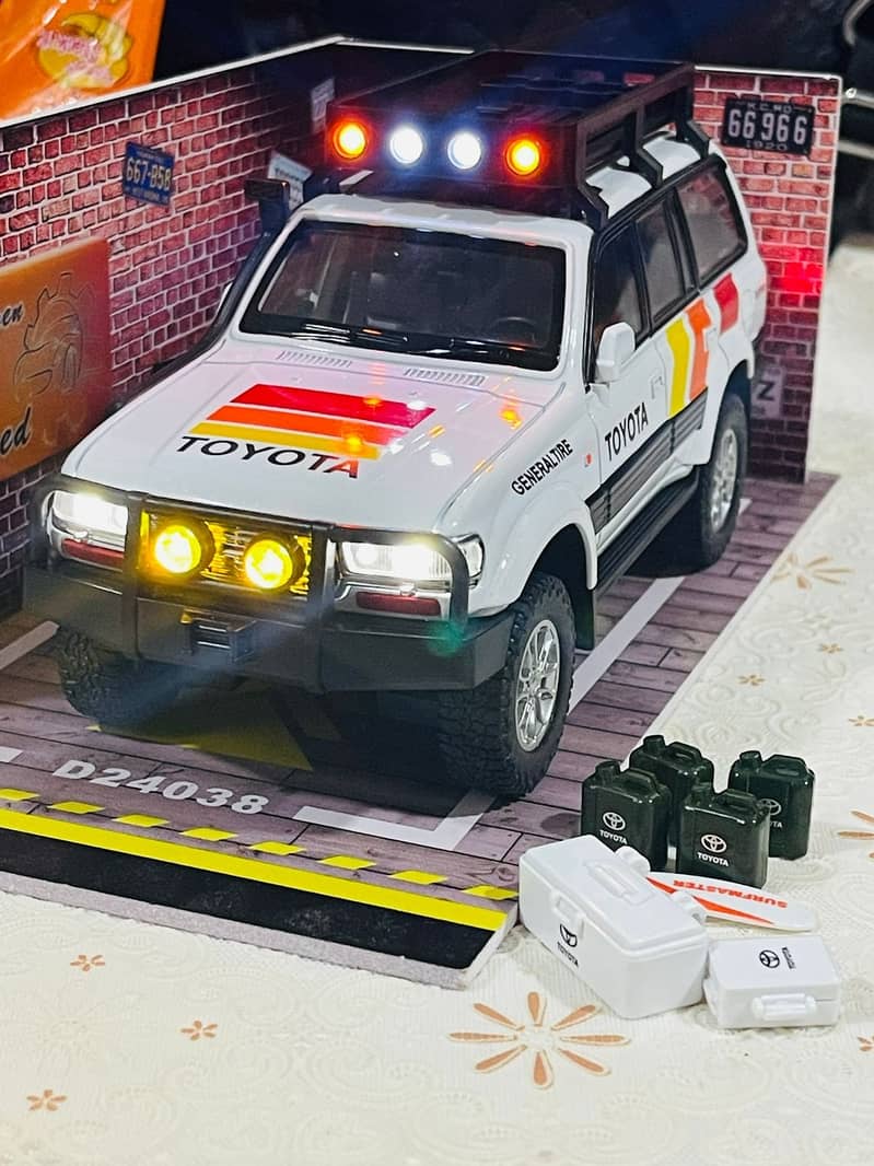 Toyota Land Cruiser LC80 ( Diecast Model cars) 4