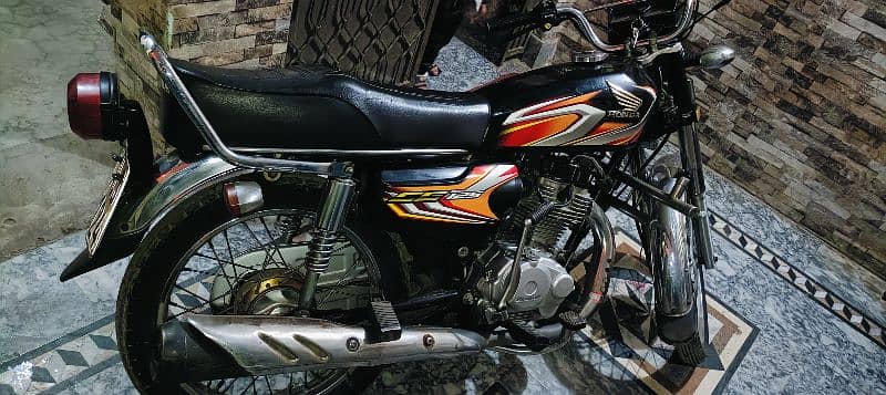 honda CG 125 bilkul okay lush condition 2