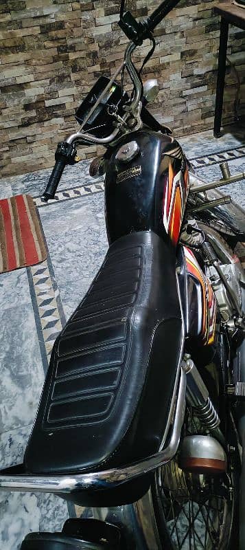 honda CG 125 bilkul okay lush condition 6