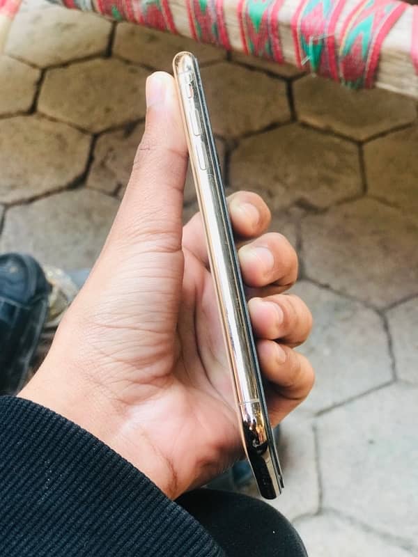 iphone xs condition just like new non pta 3